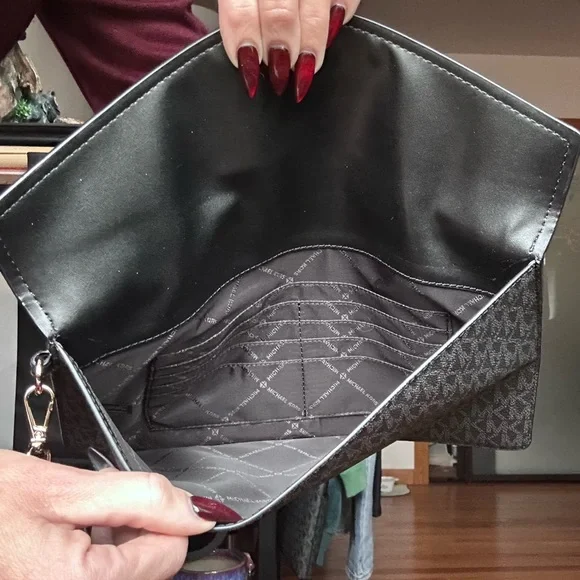 Michael Kors Clutch - Picture 5 of 6